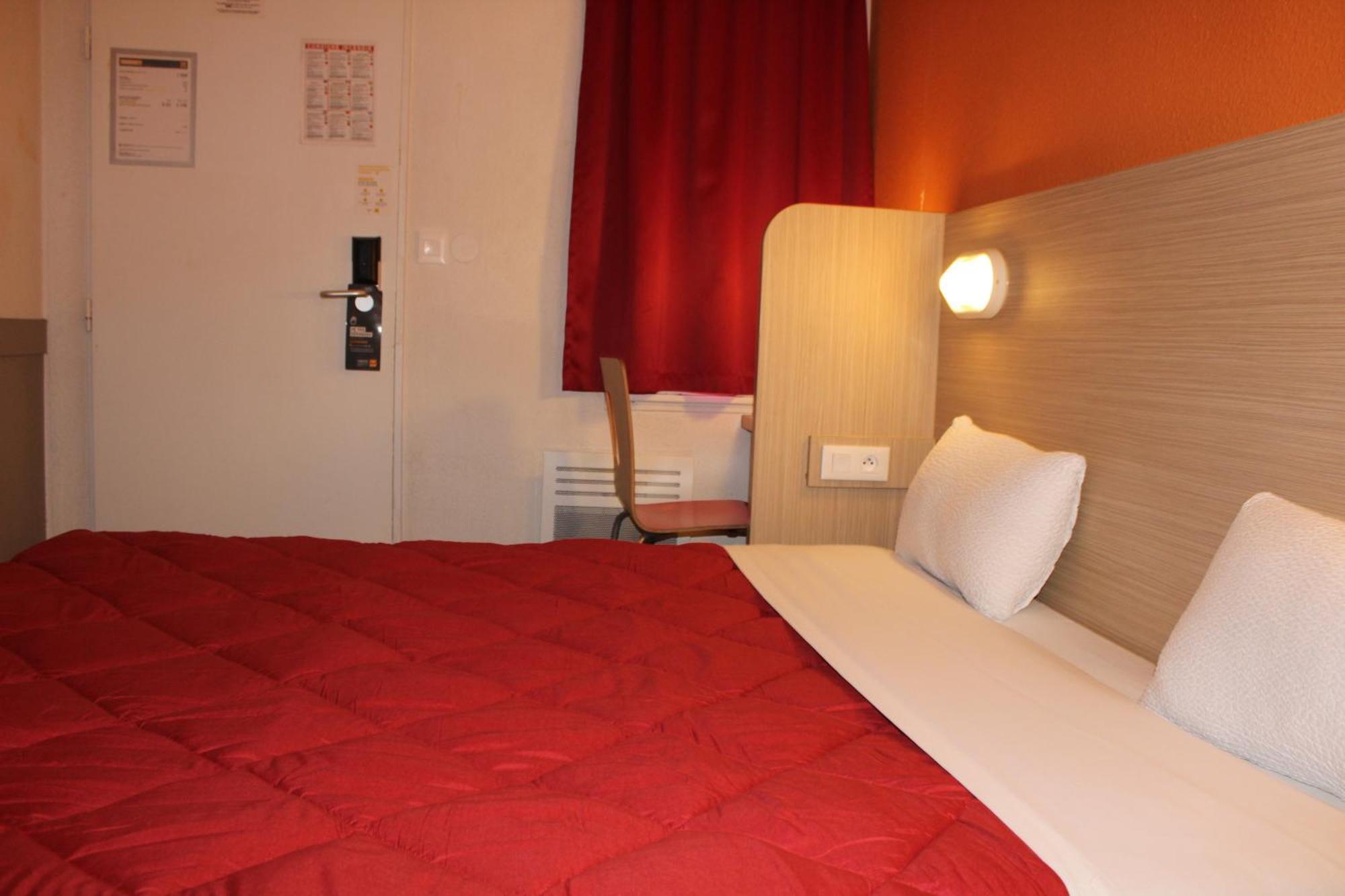 Premiere Classe St Quentin En Yvelines Elancourt Trappes Εξωτερικό φωτογραφία