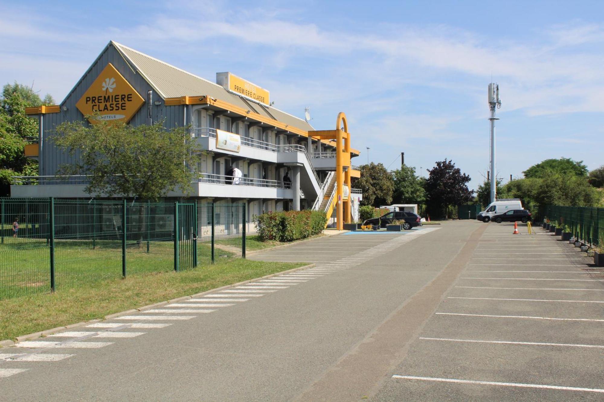 Premiere Classe St Quentin En Yvelines Elancourt Trappes Εξωτερικό φωτογραφία