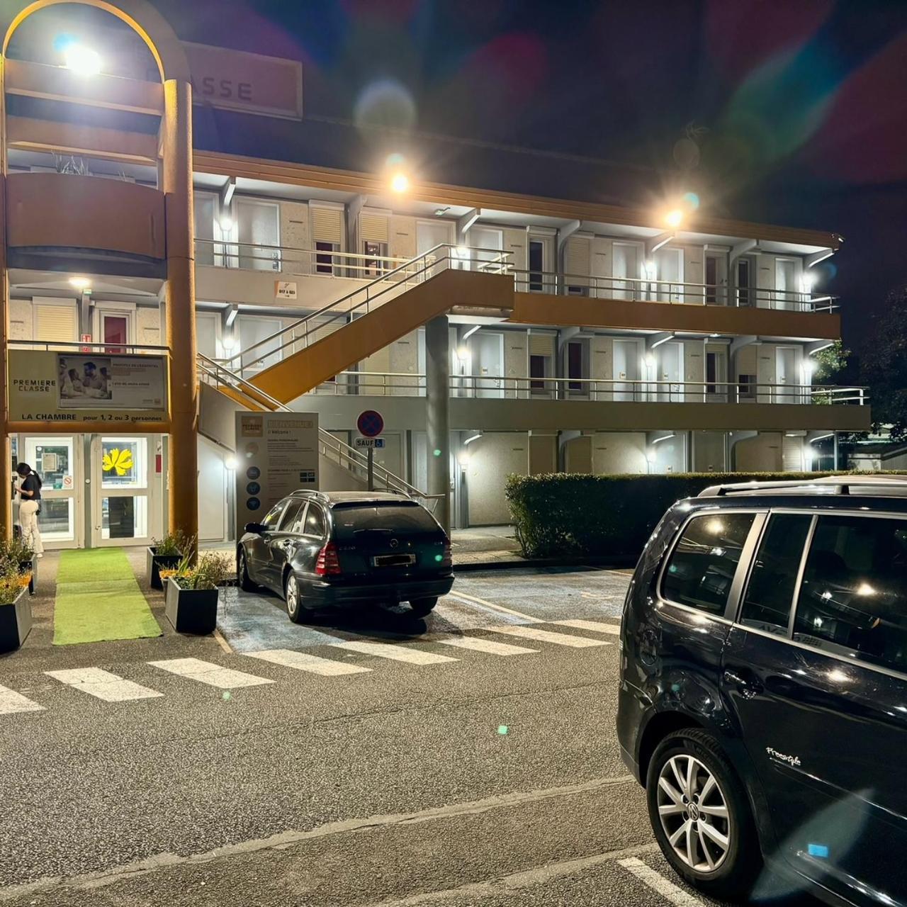 Premiere Classe St Quentin En Yvelines Elancourt Trappes Εξωτερικό φωτογραφία