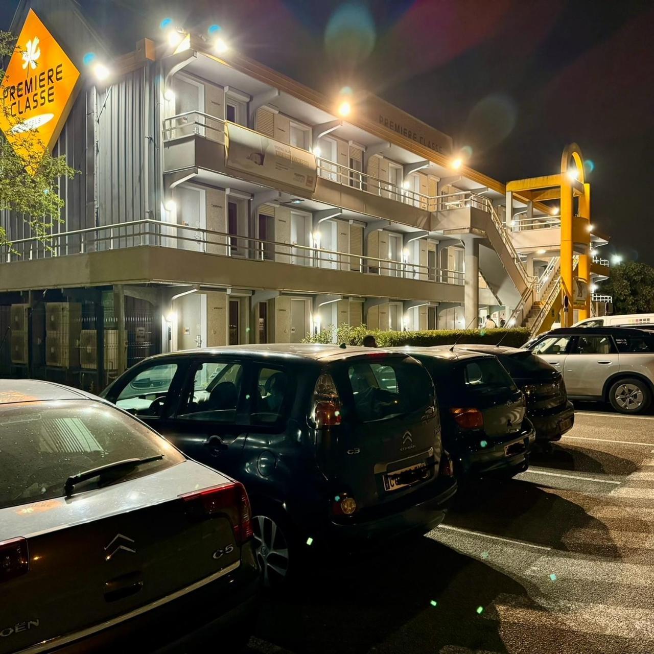 Premiere Classe St Quentin En Yvelines Elancourt Trappes Εξωτερικό φωτογραφία